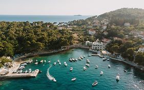 Kalamota Beach House